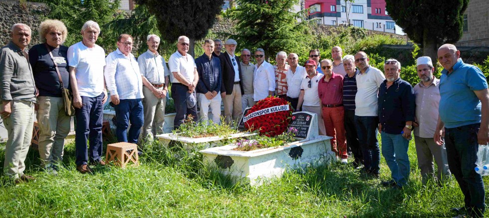 Ali Özbak, kabri başında anıldı.