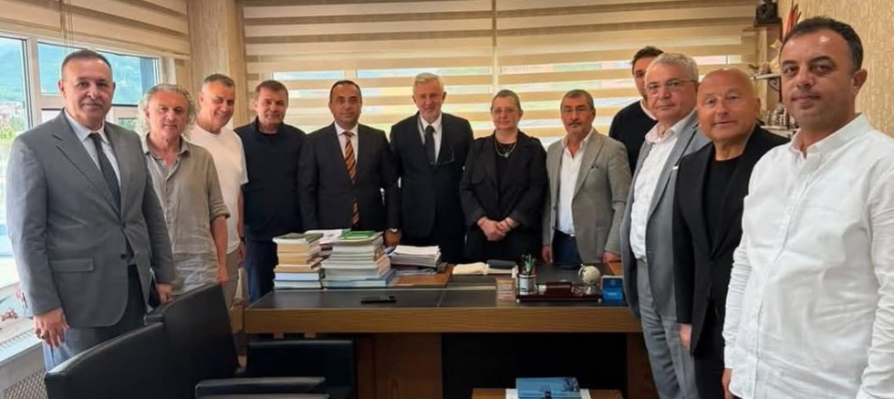 Arslantürk anısına Araklı’daki fabrika toplandılar.