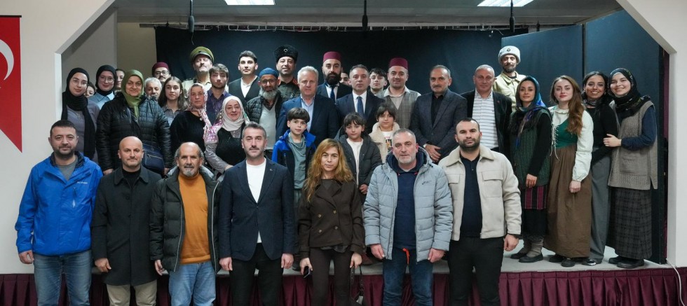 BÜYÜKŞEHİR TİYATROSU İLÇELERDE BÜYÜK İLGİ GÖRDÜ 