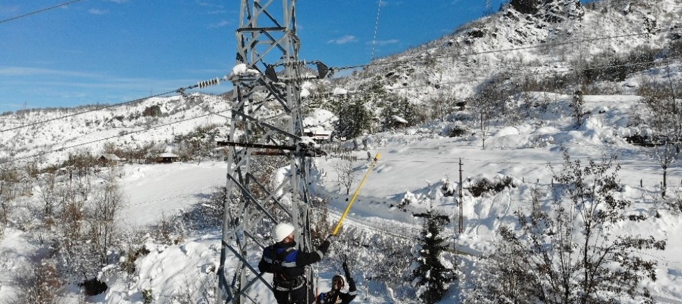 Çoruh EDAŞ, Yoğun Kar Yağışında Kesintisiz Enerji İçin Sahada…