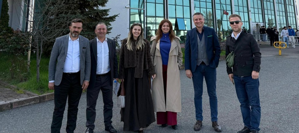 GELECEĞİN TURİZMCİLERİ SEKTÖR TEMSİLCİLERİYLE BİR ARAYA GELDİ