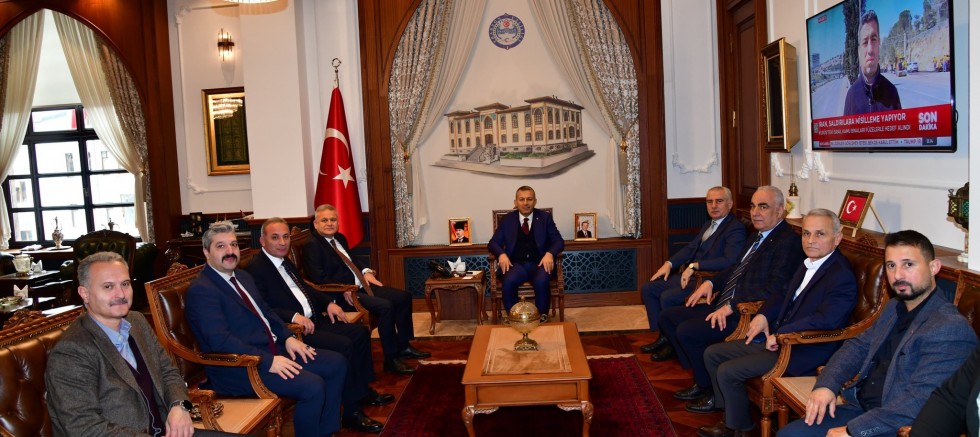 Gökhan Gedikli, Vali Tahir Şahin'i makamında ziyaret etti.