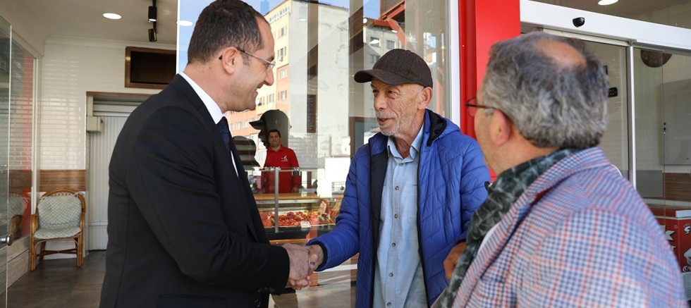 GÖNÜL BELEDİYECİLİĞİ SÖZDE DEĞİL, SAHADA: BAŞKAN EKİM HALKIN ARASINDA