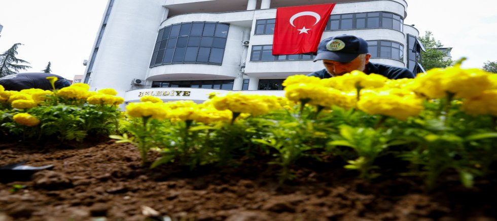 “Akçaabat’ın Renkleri Belediyenin Seralarında Yetişiyor”