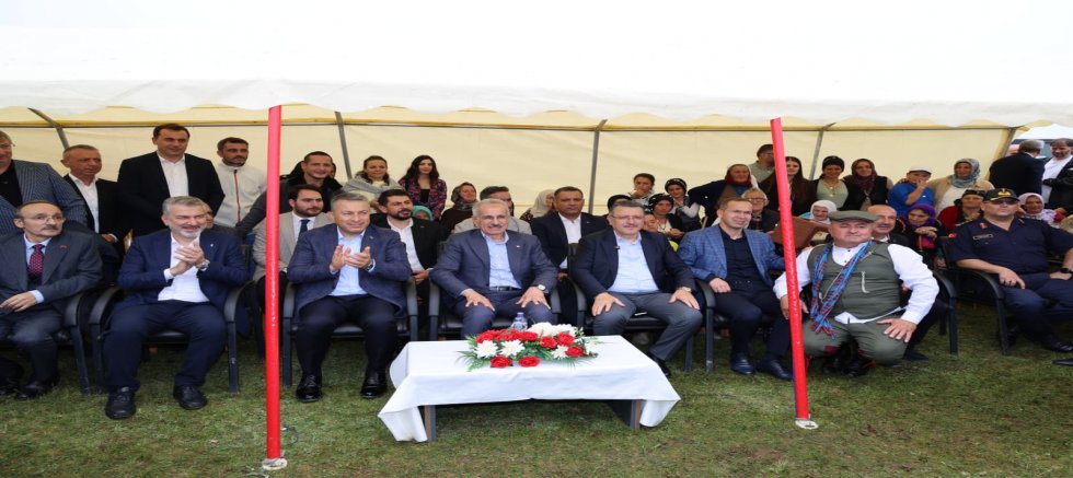 BU TOPRAKLARA HİZMET ETMEK BOYNUMUZUN BORCUDUR