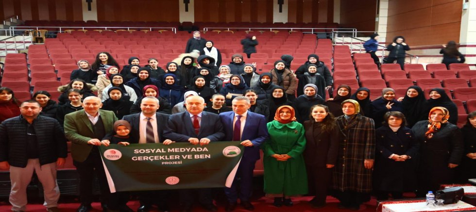 Celal Hoca gençlerin gönlünü fethetti 