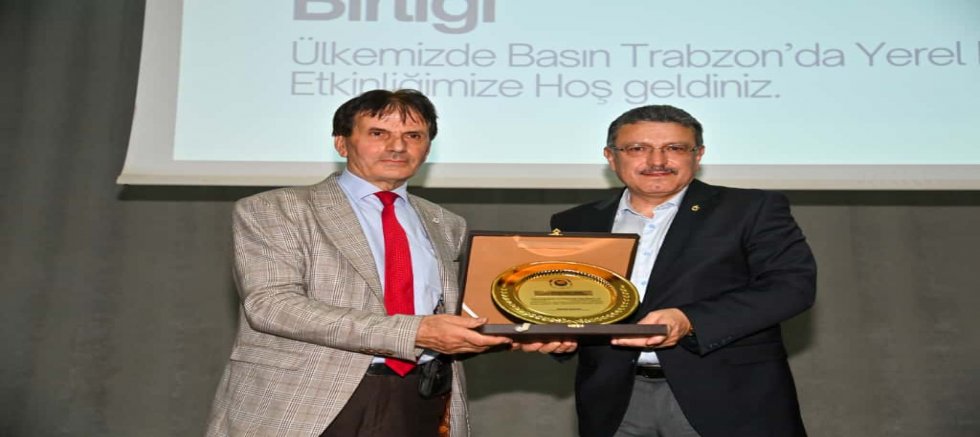 “GAZETECİLİK DEMOKRASİNİN DÖRDÜNCÜ GÜCÜDÜR”