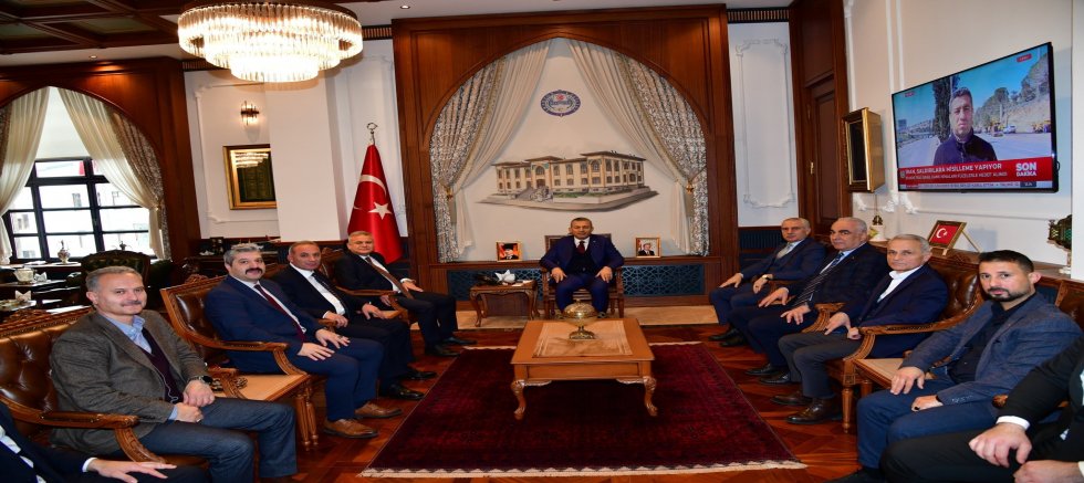 Gökhan Gedikli, Vali Tahir Şahin'i makamında ziyaret etti.