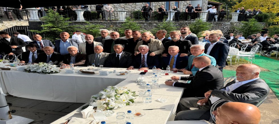 Saral Ailesi ve dostları Sürmene’de Bir Araya Geldi