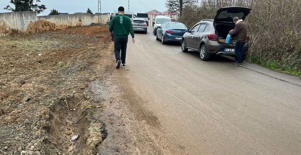 Trabzon’da mezar ziyareti her bayram çile!