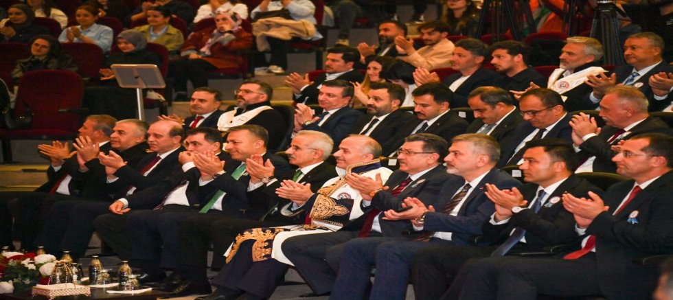 “ÜNİVERSİTELERİMİZ BÜYÜK SORUMLULUK TAŞIYOR”