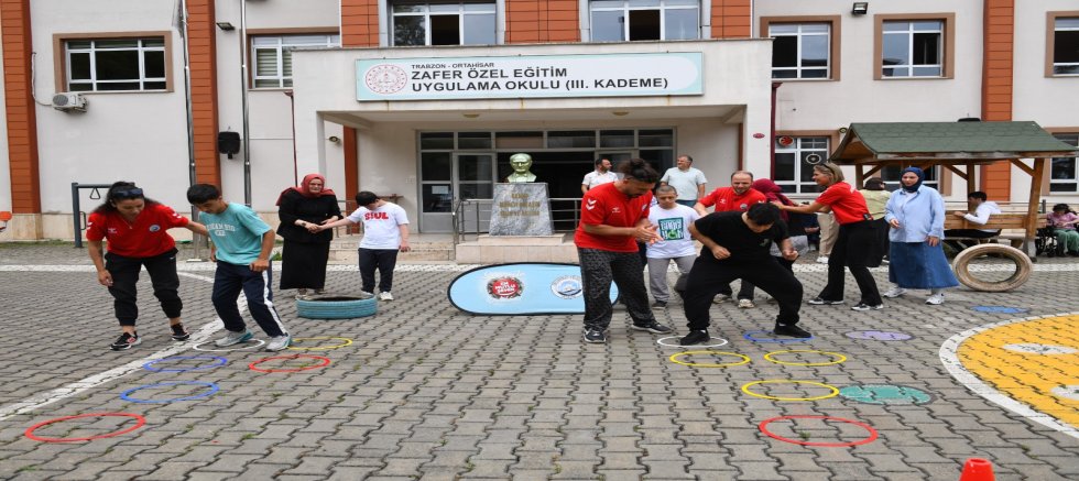 Uzman eğitmenler eşliğinde refleks hareketleri