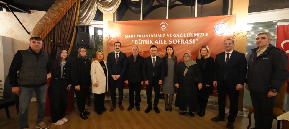 Osman Nuri Ekim,  iftar programında şehit aileleri ve gazilerle bir araya geldi. 