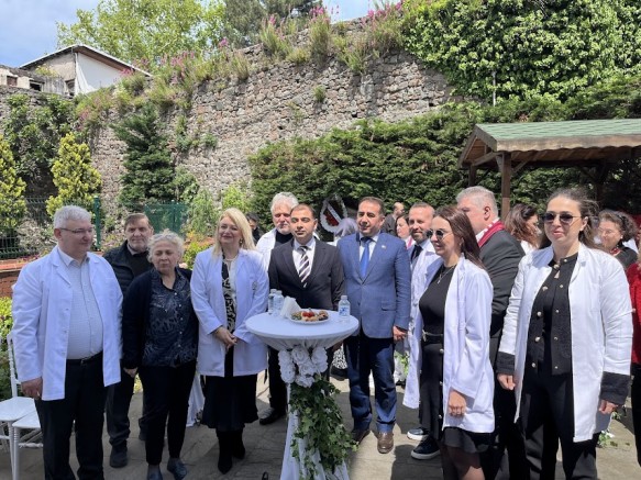 Özlem Uğurbaş Arslan: “SAĞLIK UZAKTA DEĞİL, ECZACINLA YANINDA” 