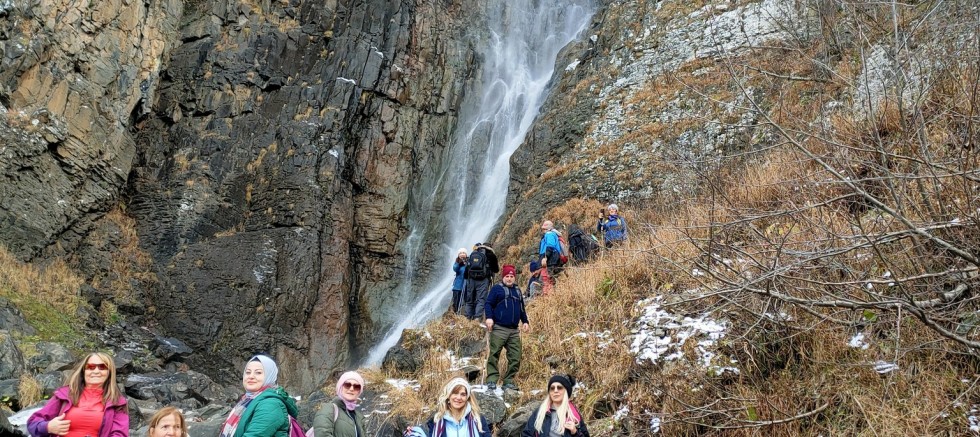 “Şelalenin yan yamaçlarına müdahale edilmesi durumunda heyelan riski çok yüksek!”