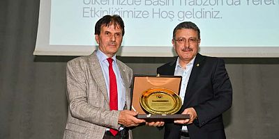 “GAZETECİLİK DEMOKRASİNİN DÖRDÜNCÜ GÜCÜDÜR”