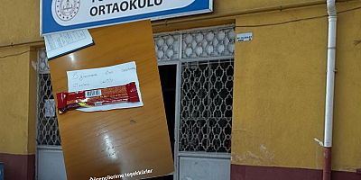 Mehmet Hayal’in masasına bırakılan bir not...