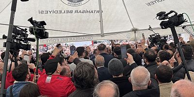 Mustafa Sarıgül, Volkan Konak’ın kabrini ziyaret etti.