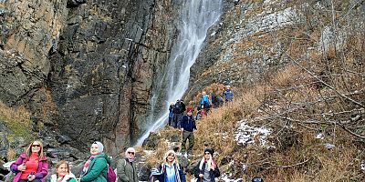 “Şelalenin yan yamaçlarına müdahale edilmesi durumunda heyelan riski çok yüksek!”