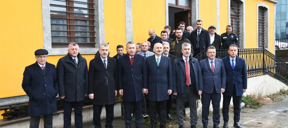 TARİHİ OKUL BİNASI GENÇLİK KÜTÜPHANESİ'NE DÖNÜŞÜYOR