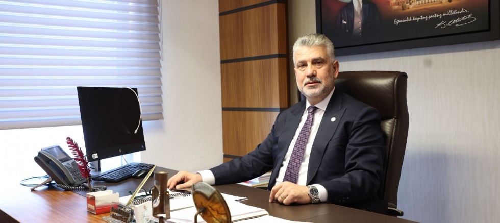 Yılmaz Büyükaydın’dan İstiklal Marşı’nın Kabul Yıl Dönümü Mesajı